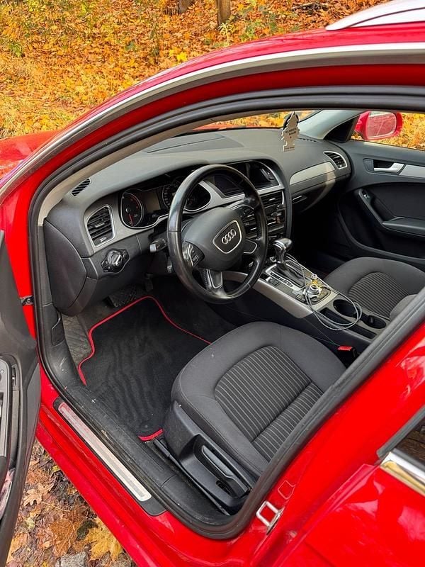 Gebraucht Audi A4 Ambition 150 PS (110 kW) 2015 Rot Kombi