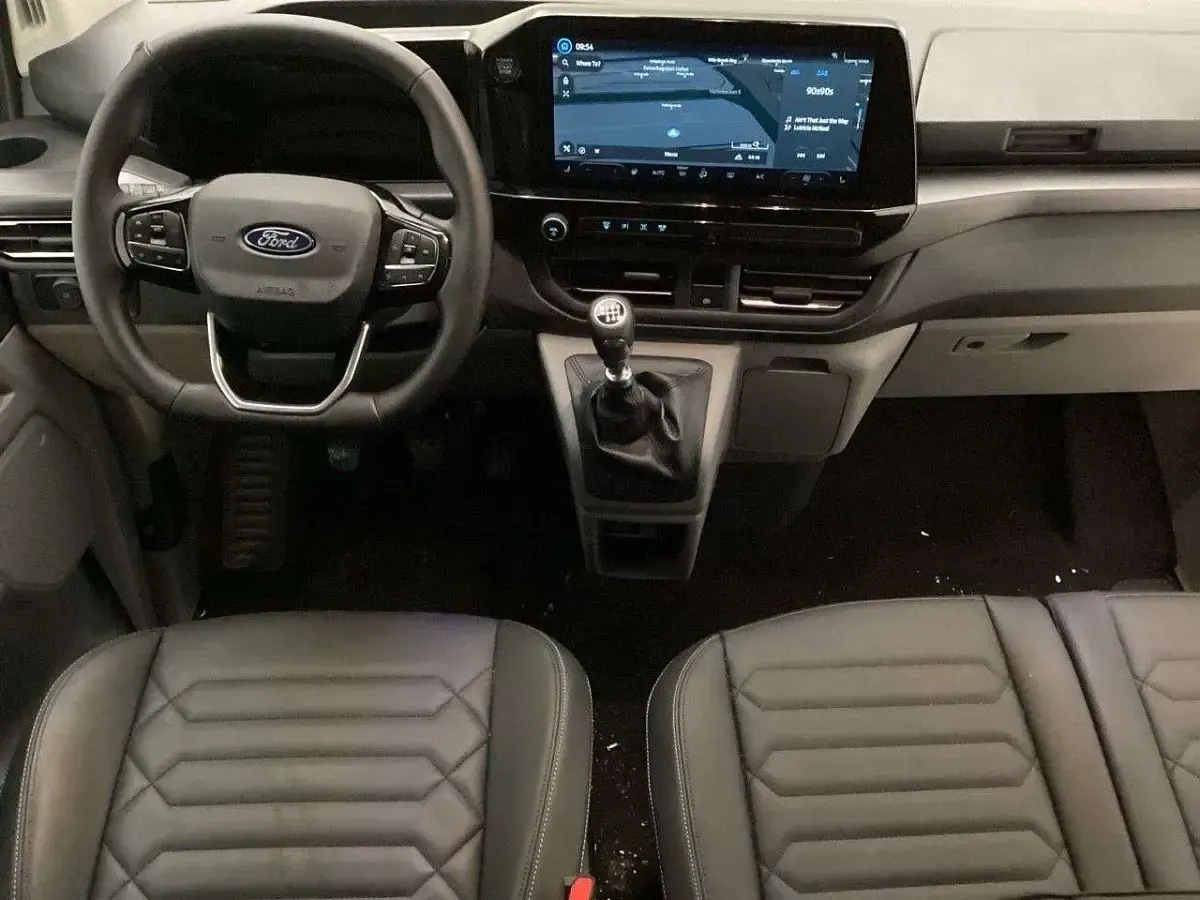 Gebraucht Ford Tourneo Custom Titanium 136 PS (100 kW) 2025 Agate black metallic Van