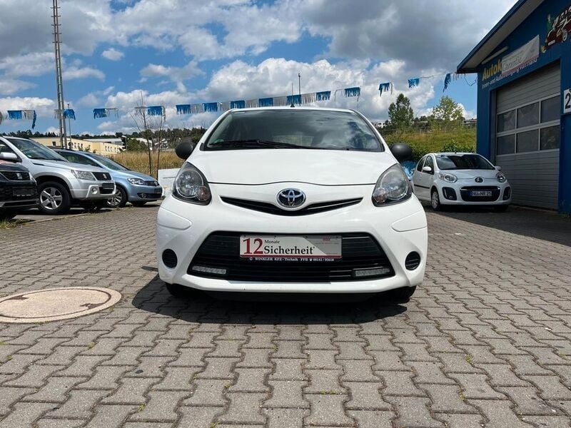 Weiß Gebraucht 2014 Toyota Aygo Cool Kleinwagen | 4.999 € (Guter Preis) - Bild 1/4
