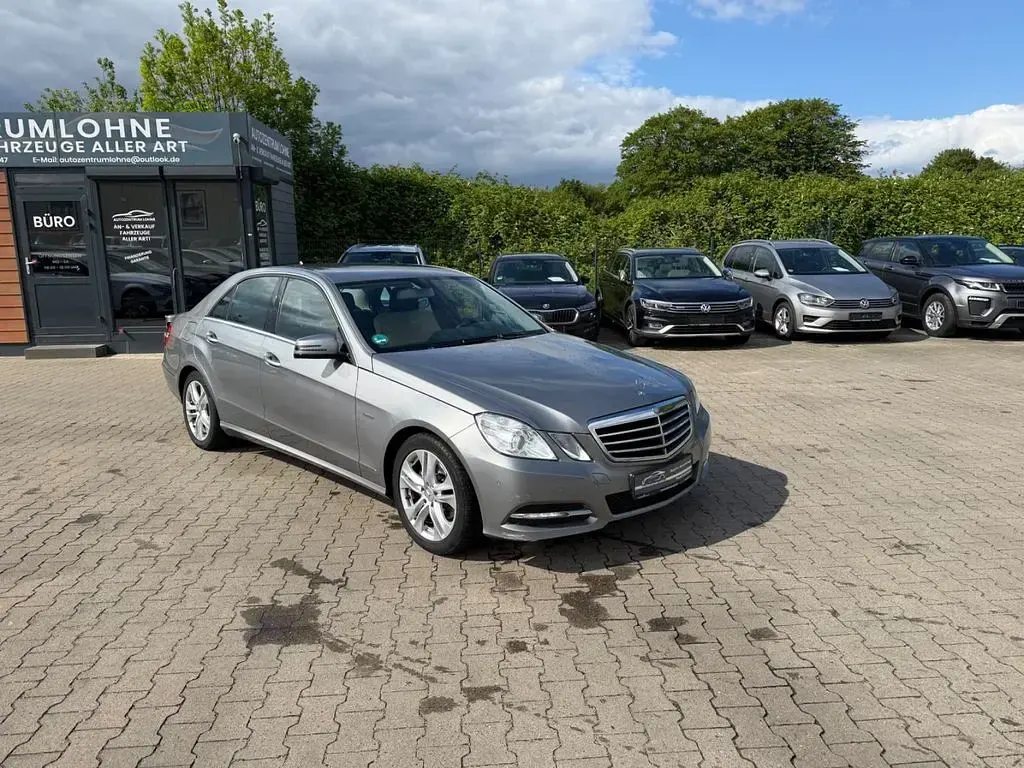 Brugt Mercedes E200 136 HK (100 kW) 2011 Sølv Sedan