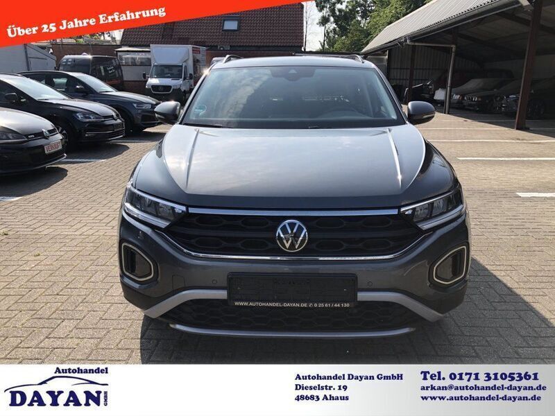 Indiumgrau metallic (metallic) Gebraucht 2023 VW T-Roc Life SUV | 19.800 € (Etwas zu teuer) - Bild 1/4