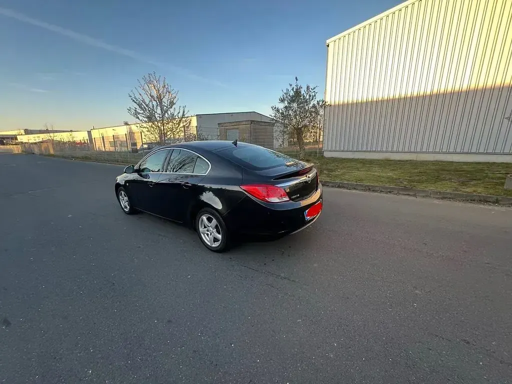 Gebraucht Opel Insignia Edition 140 PS (102 kW) 2010 Schwarz Limousine