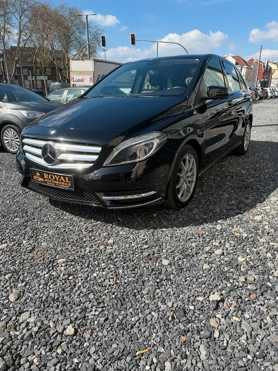 Gebraucht Mercedes B200 136 PS (100 kW) 2014 Schwarz Kleinwagen