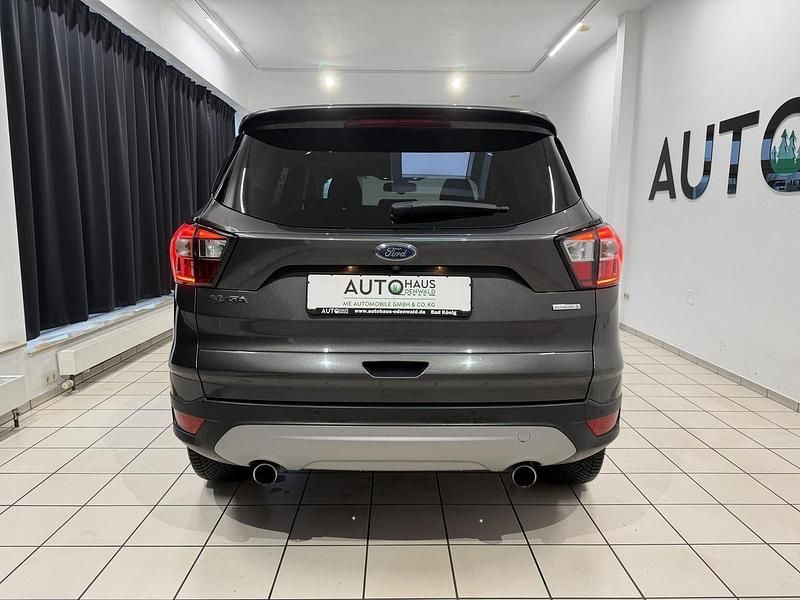 Gebraucht Ford Kuga Titanium 242 PS (177 kW) 2018 Grau metallic SUV