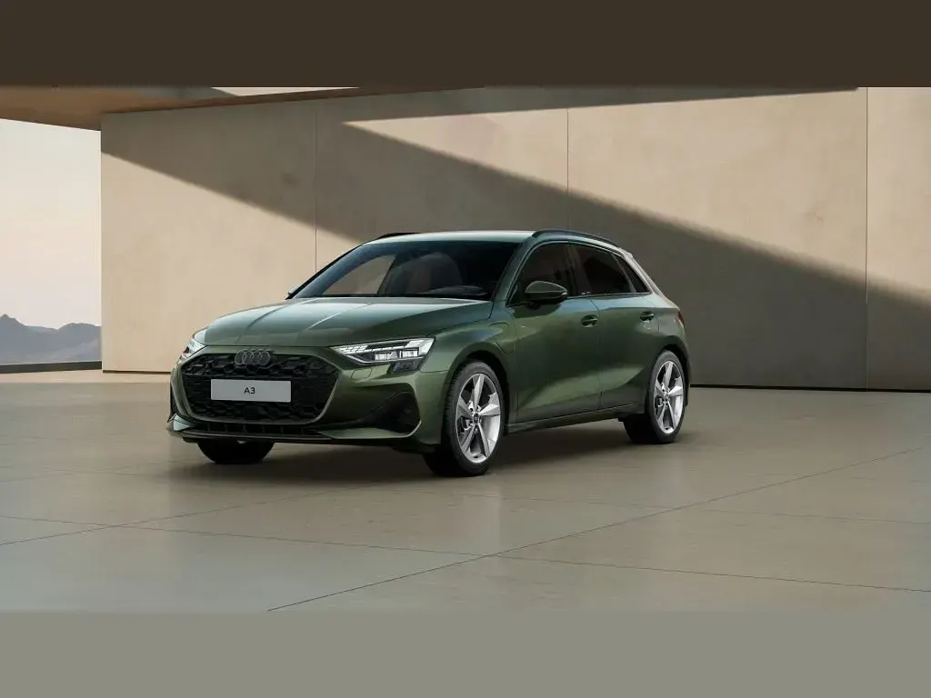 Gebraucht Audi A3 Advanced 204 PS (150 kW) 2025 Distriktgrün metallic Limousine
