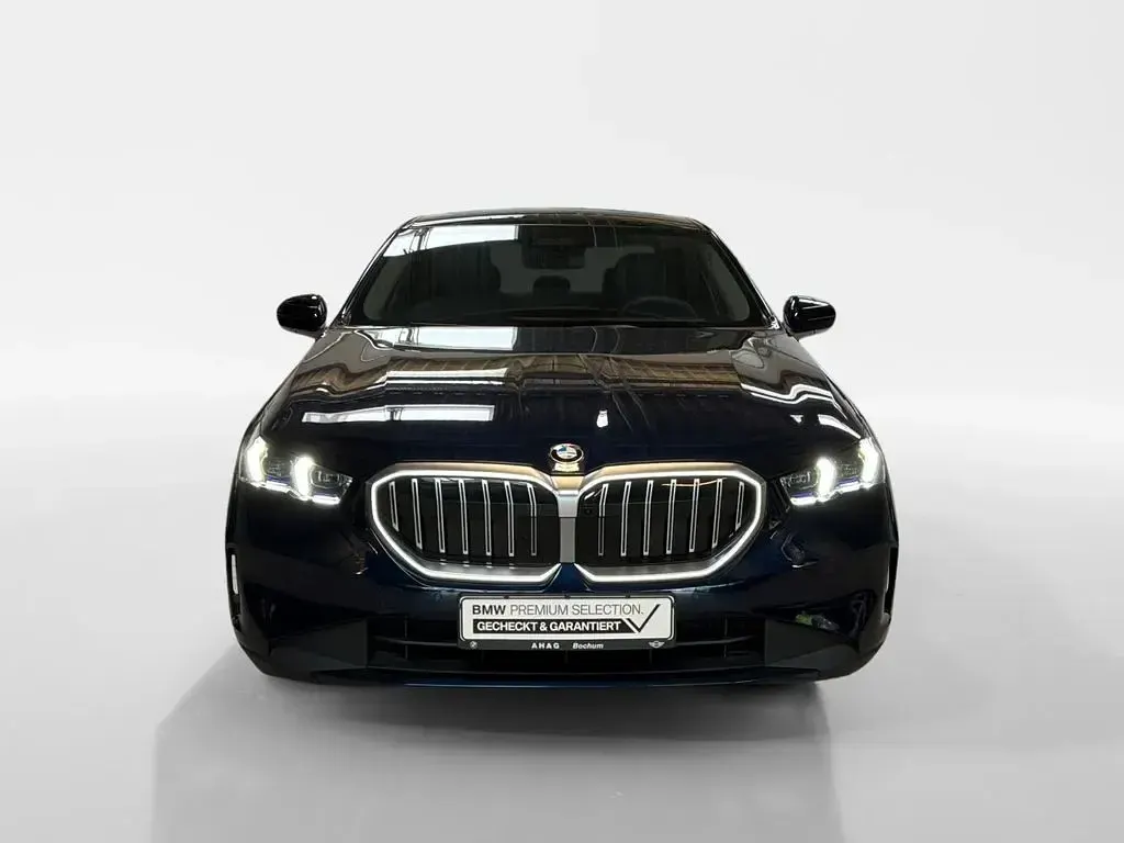 Gebraucht BMW 540 Sport Line 303 PS (222 kW) 2024 Blau Limousine