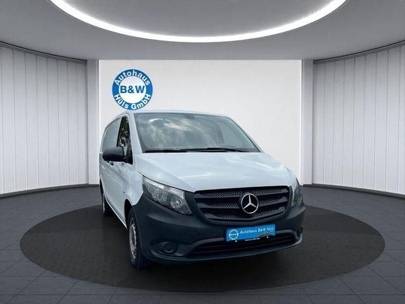 Weiß Gebraucht 2019 Mercedes Vito Van / Kleinbus | 21.999 € (Superpreis) - Bild 1/4
