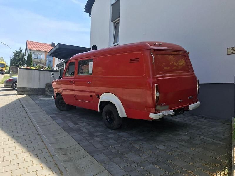 Używany Ford Transit 65 KM (47 kW) 1970 Czerwony Minivan