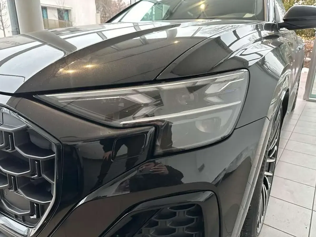 Neu Audi Q8 S-Line 286 PS (210 kW) 2025 0e mythosschwarz SUV