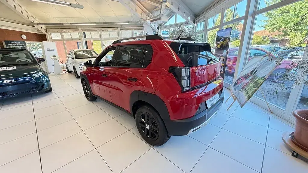 Gebraucht Fiat Grande Panda Icon 101 PS (74 kW) 2025 Rot Kleinwagen