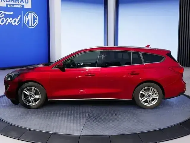 Gebraucht Ford Focus Cool & Connect 125 PS (91 kW) 2022 Fantasticrot metallic Kombi