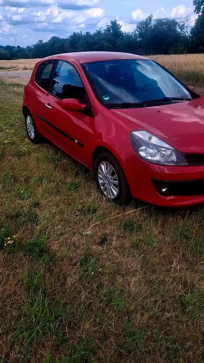 Gebraucht Renault Clio 107 PS (78 kW) 2006 Rot Kleinwagen
