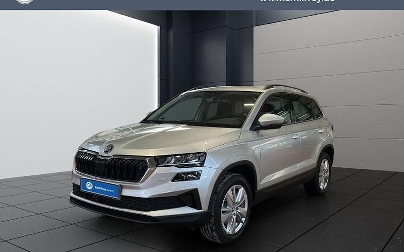 Silber Gebraucht 2024 Skoda Karoq Selection SUV | 39.990 € (Teuer) - Bild 1/4