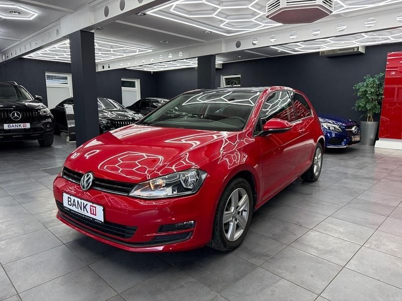 Rot Gebraucht 2013 VW Golf VI Life Coupé | 10.490 € (Teuer) - Bild 1/4