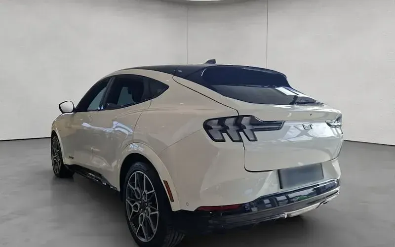 Neu Ford Mustang Mach-E GT 358 kW (487 PS) 2025 Weiß SUV