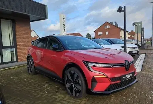 Ny Renault Megane E-Tech Komfort 161 kW (220 HK) 2025 Rød Sedan