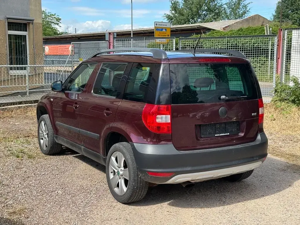 Gebraucht Skoda Yeti Family 105 PS (77 kW) 2011 Rot SUV