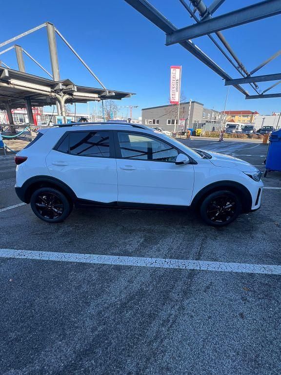 Gebraucht Kia Stonic 108 PS (79 kW) 2024 Weiß SUV