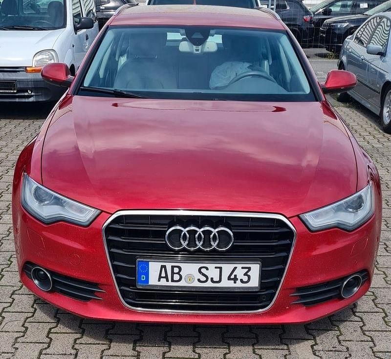Gebraucht Audi A6 Ambiente 177 PS (130 kW) 2013 Rot Kombi