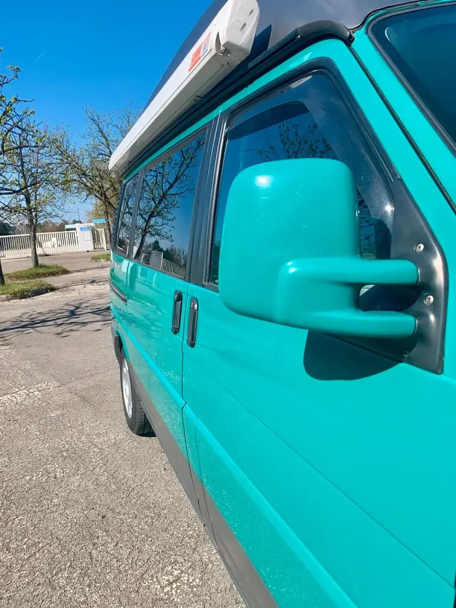 Używany VW Multivan 68 KM (50 kW) 2016 Zielony Minivan
