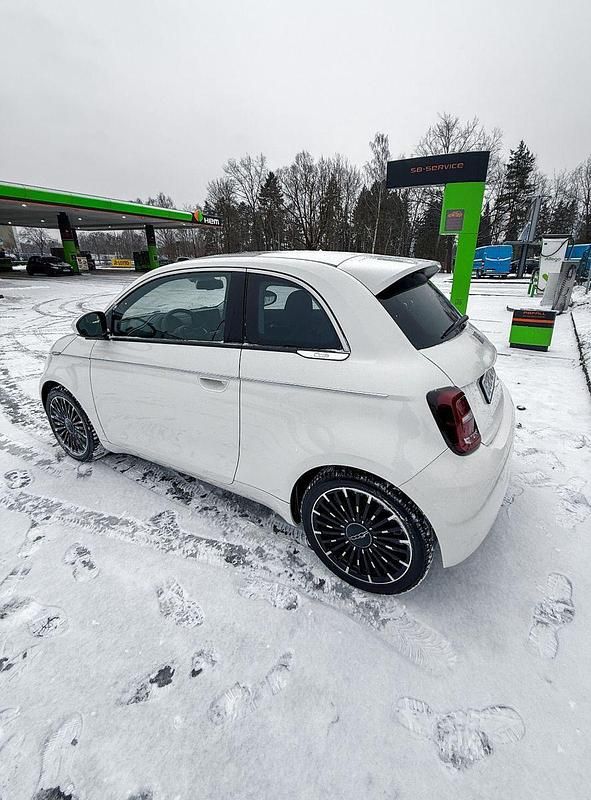 Gebraucht Fiat 500e Icon 86 kW (118 PS) 2022 Weiß Kleinwagen