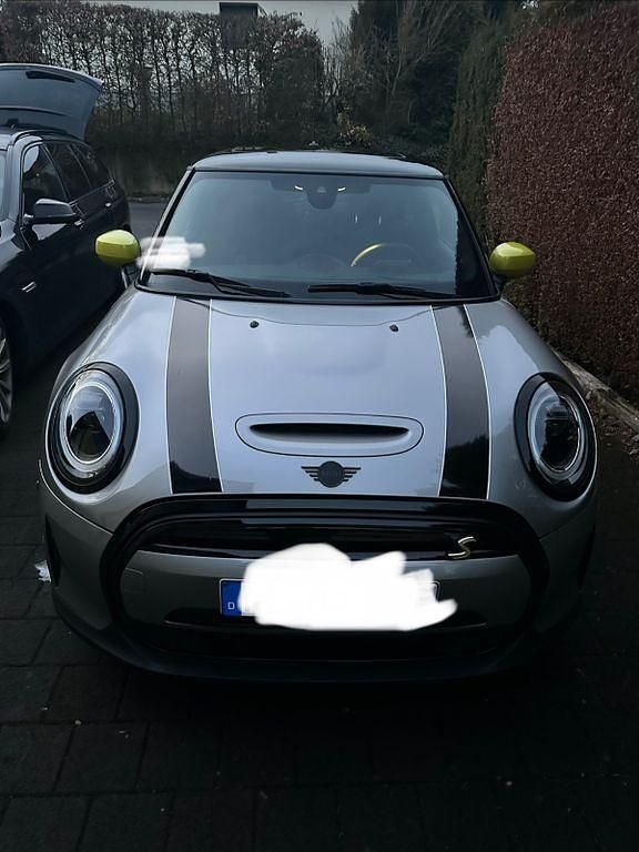Gebraucht Mini Cooper SE Essential 135 kW (184 PS) 2023 Silber Kleinwagen