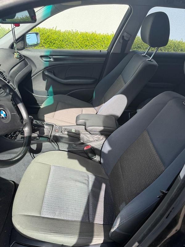 Second-hand BMW 320 170 CP (125 kW) 2002 Negru Break
