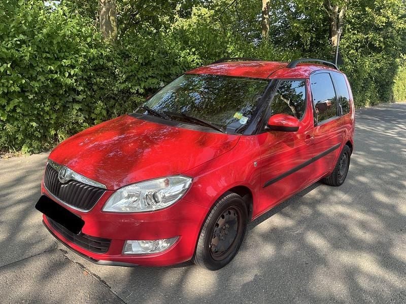 Rot Gebraucht 2014 Skoda Roomster Plus Edition Kombi | 2.600 € (Guter Preis) - Bild 1/4