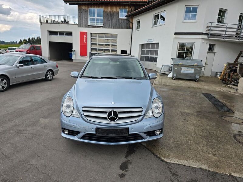 Blau Gebraucht 2008 Mercedes R320 Van / Kleinbus | 5.000 € (Superpreis) - Bild 1/4