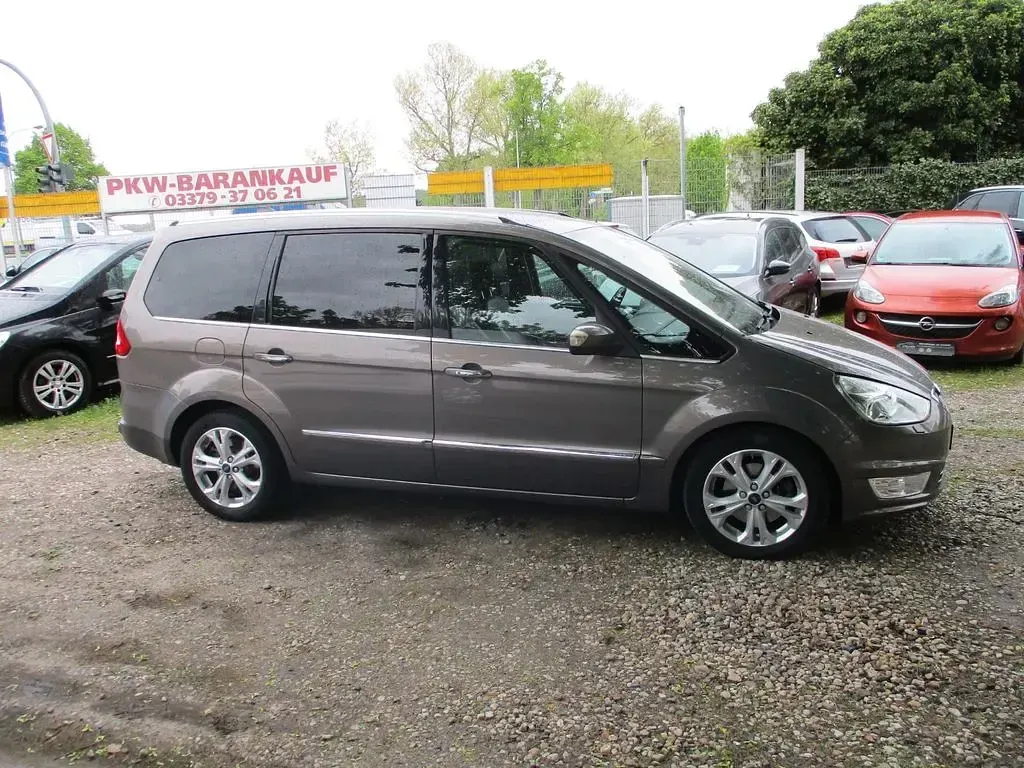 Gebraucht Ford Galaxy Titanium 203 PS (149 kW) 2012 Braun Van / Kleinbus