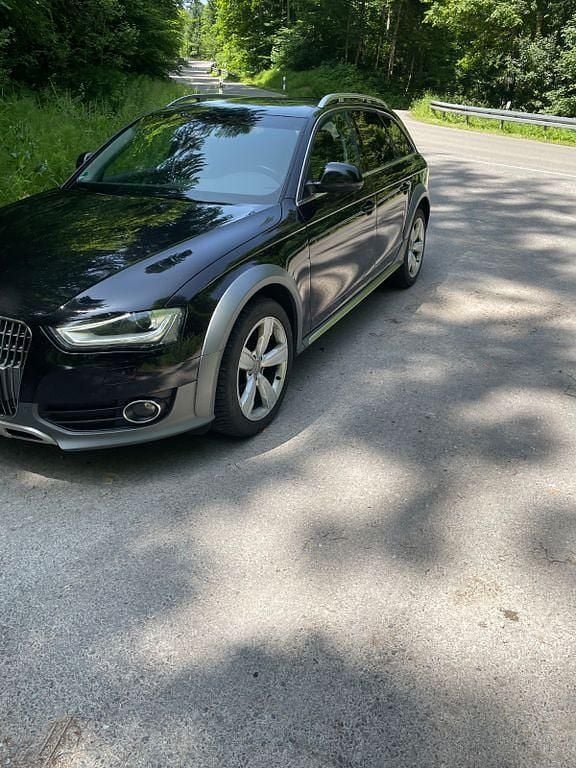 Schwarz Gebraucht 2013 Audi A4 Allroad Kombi | 11.000 € (Fairer Preis) - Bild 1/4