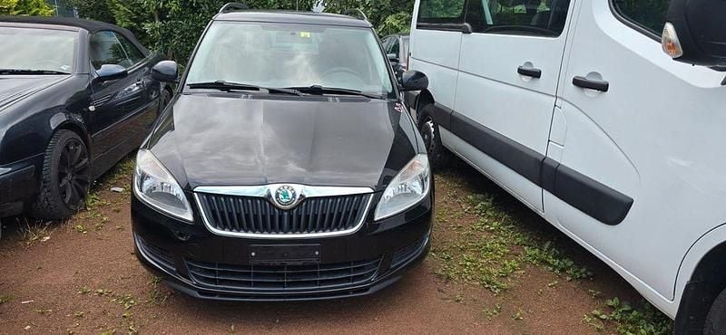 Schwarz Gebraucht 2011 Skoda Fabia Family Kombi | 2.000 € (Superpreis) - Bild 1/4