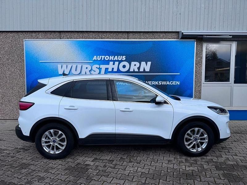 Gebraucht Ford Kuga Titanium 190 PS (139 kW) 2020 Weiß SUV