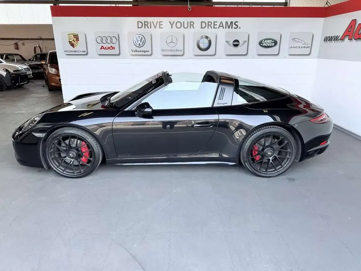 Gebraucht Porsche 991 450 PS (330 kW) 2017 Tiefschwarzmetallic Cabrio