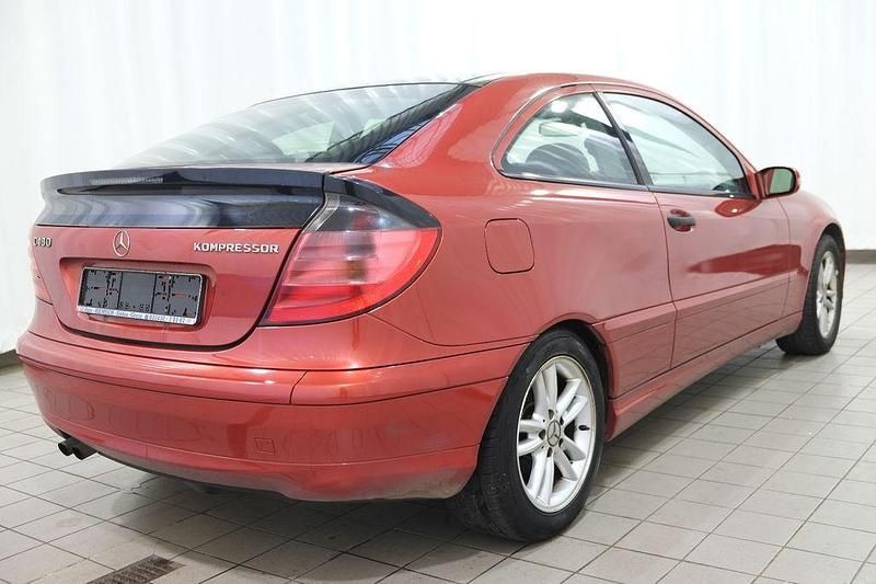 Gebraucht Mercedes C180 143 PS (105 kW) 2003 Orange Coupé