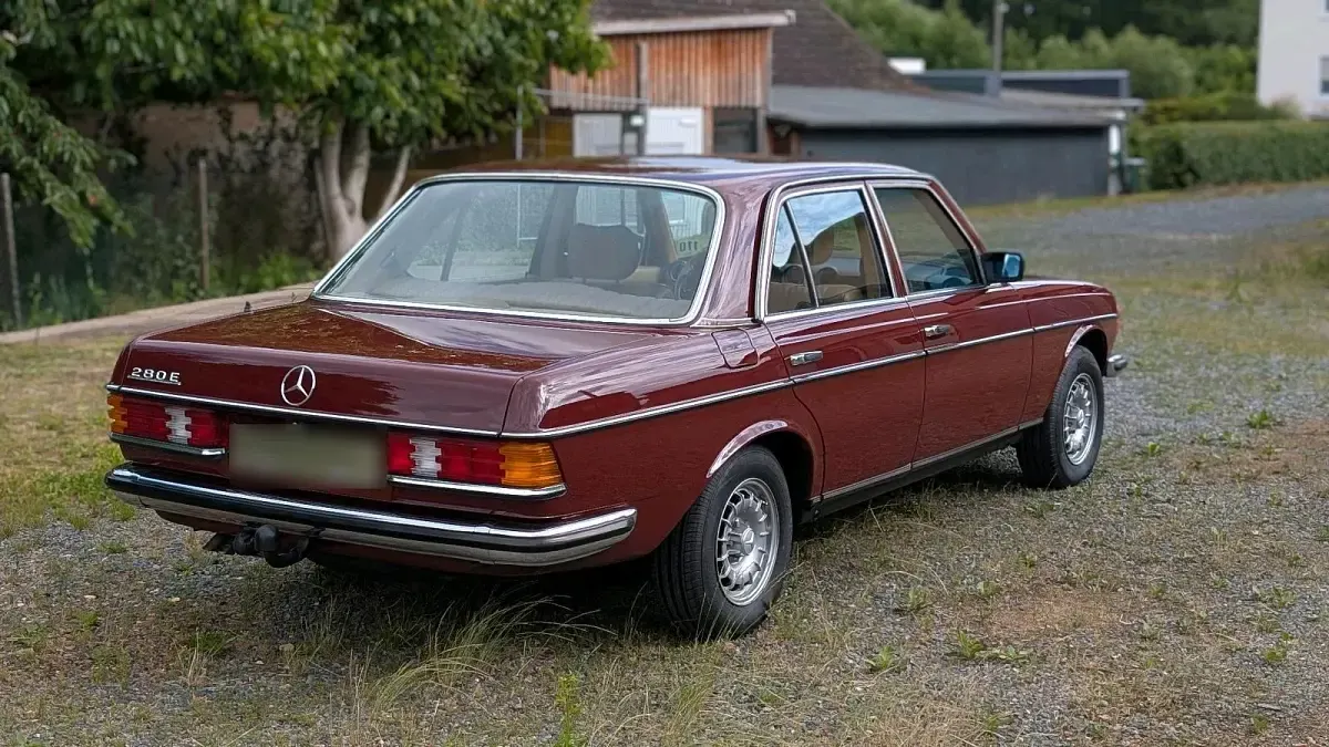 Gebraucht Mercedes 280 185 PS (136 kW) 1981 Rot Limousine