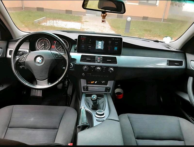 Gebraucht BMW 523 180 PS (132 kW) 2008 Grau Limousine