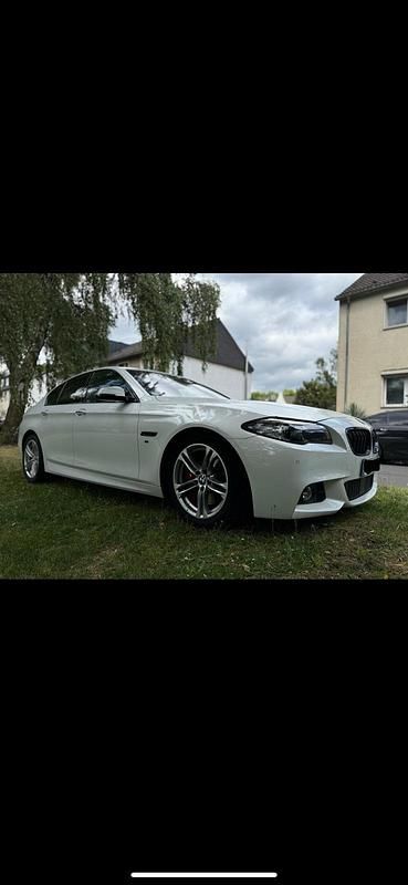 Weiß Gebraucht 2014 BMW 530 M Sport Limousine | 19.750 € (Teuer) - Bild 1/4