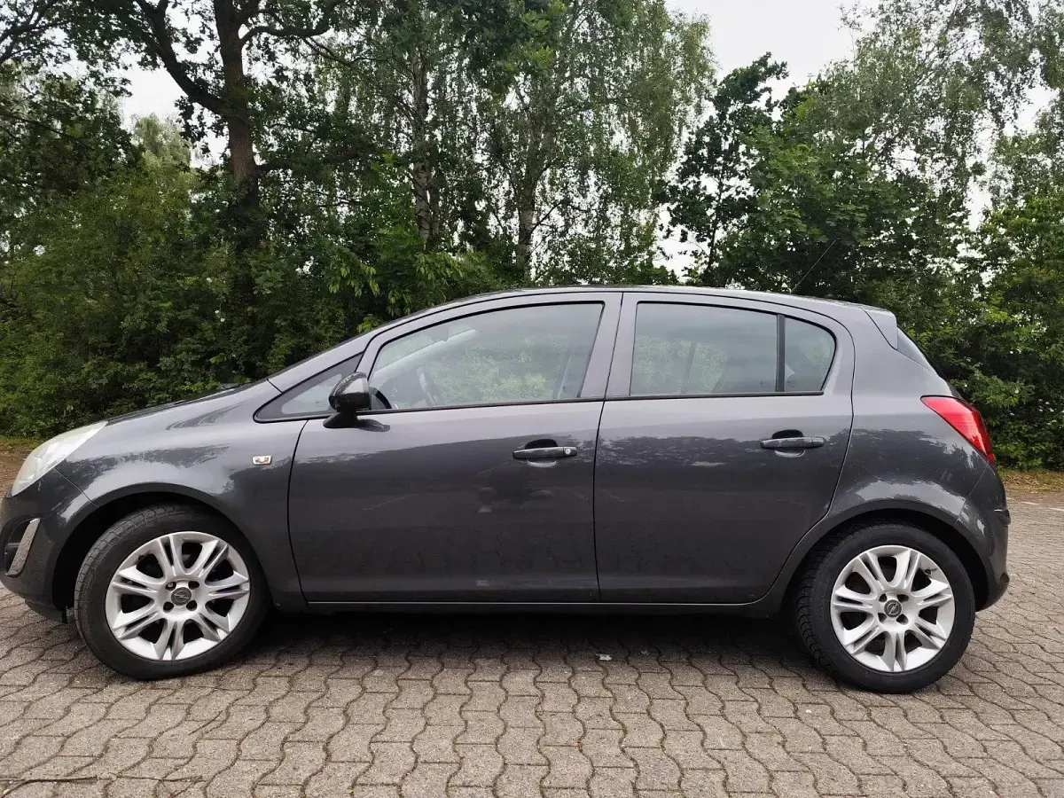 Gebraucht Opel Corsa Selection 75 PS (55 kW) 2010 Grau Kleinwagen