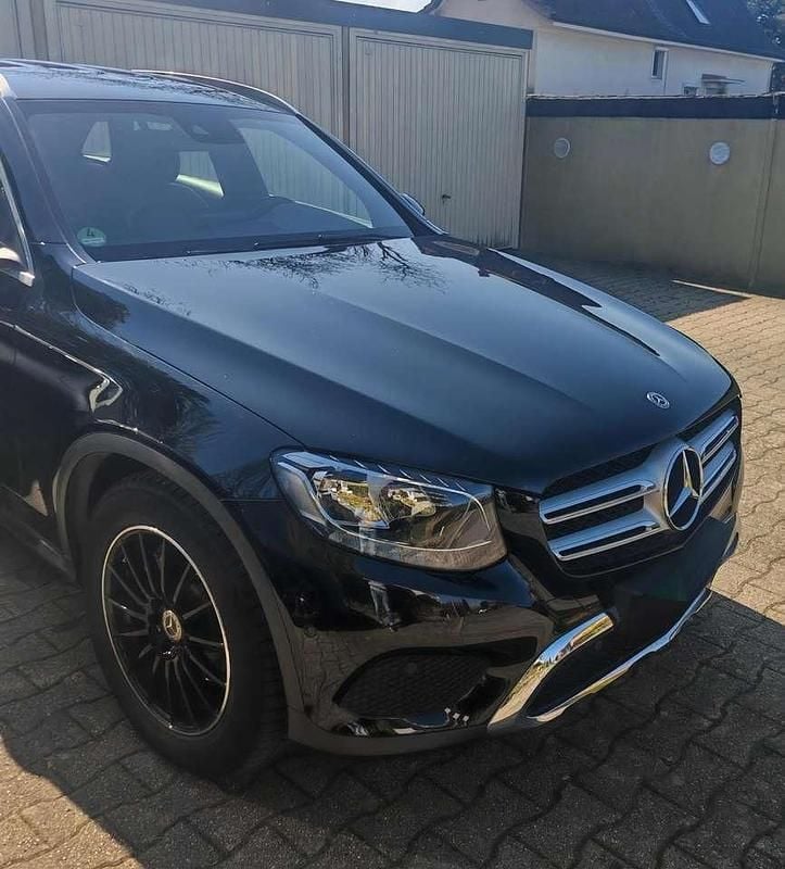 Gebraucht Mercedes GLC350 258 PS (189 kW) 2018 Schwarz SUV