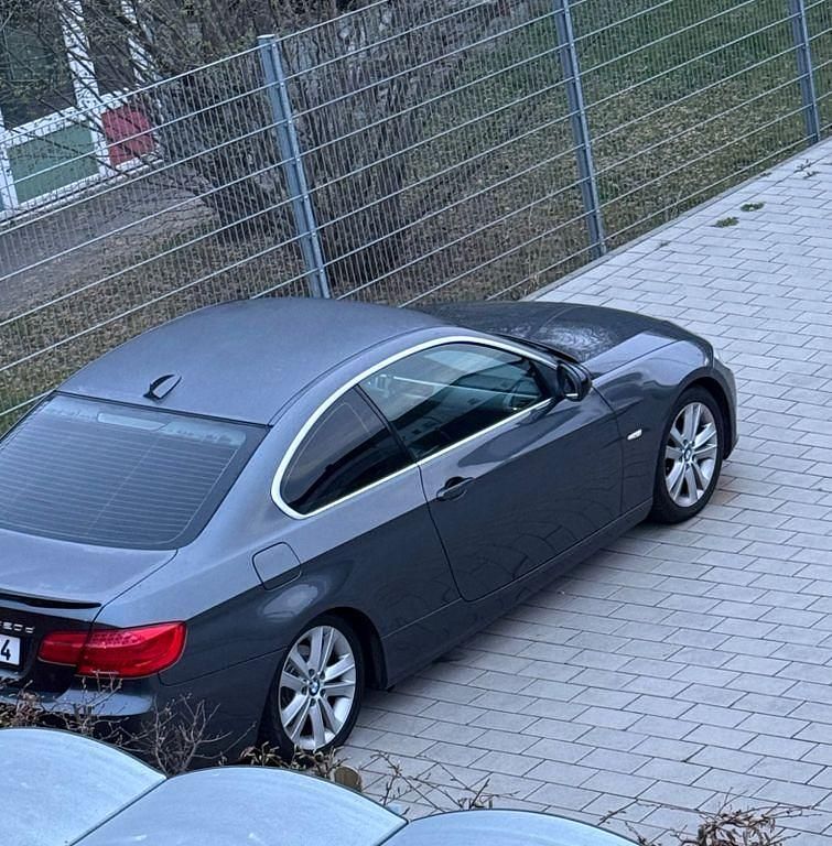 Gebraucht BMW 320 184 PS (135 kW) 2012 Grau Coupé