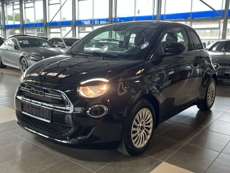Schwarz colore esterno (onyx schwarz) Gebraucht 2022 Fiat 500e Action Kleinwagen | 14.900 € (Etwas zu teuer) - Bild 1/4