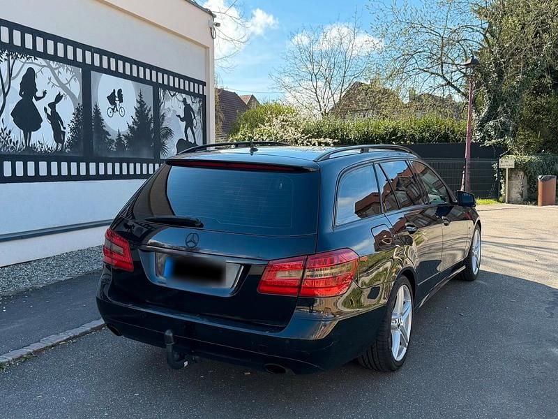 Gebraucht Mercedes E350 Style 231 PS (169 kW) 2010 Schwarz Kombi