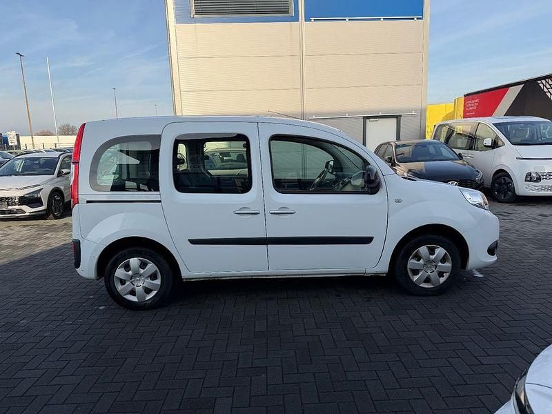 Usado Renault Kangoo Experience 90 HP (66 kW) 2018 Branco Sedan