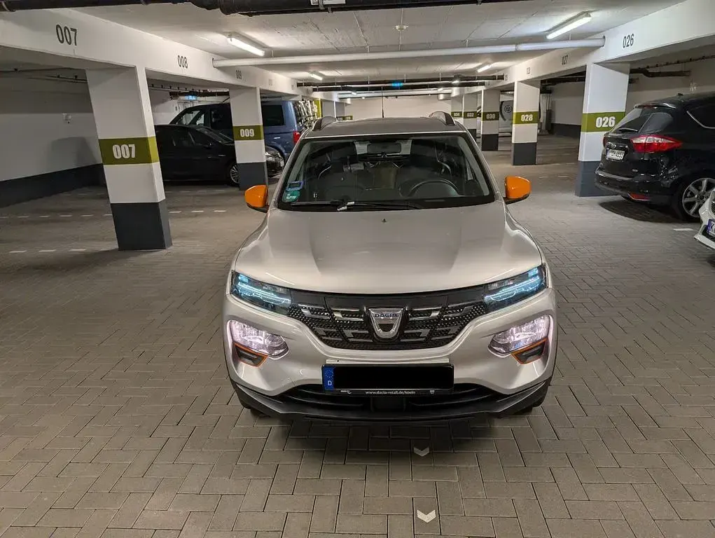 Gebraucht Dacia Spring Comfort Plus 33 kW (45 PS) 2021 Silber Kleinwagen