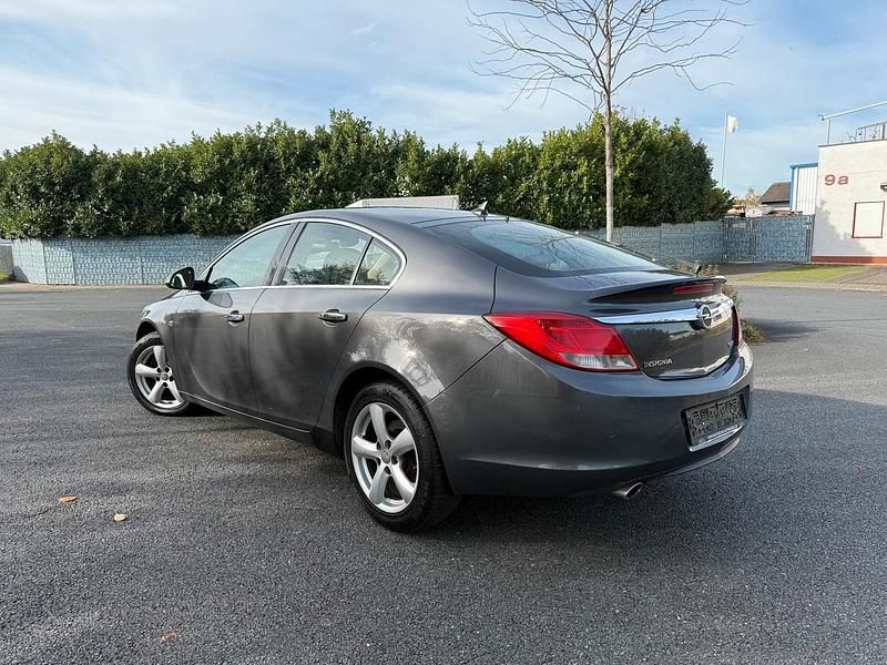 Silber Gebraucht 2009 Opel Insignia Limousine | 3.350 € (Fairer Preis) - Bild 1/4