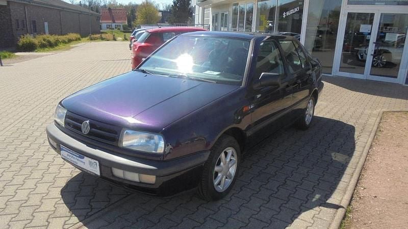 Gebraucht VW Vento 90 PS (66 kW) 1994 Violett Limousine