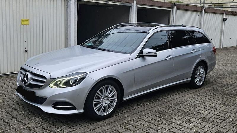 Gebraucht Mercedes E220 Edition 170 PS (125 kW) 2014 Grau Kombi