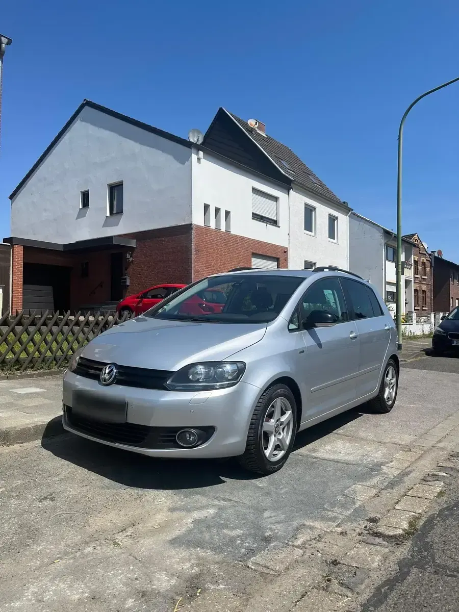 Gebraucht VW Golf VII 105 PS (77 kW) 2012 Silber Limousine