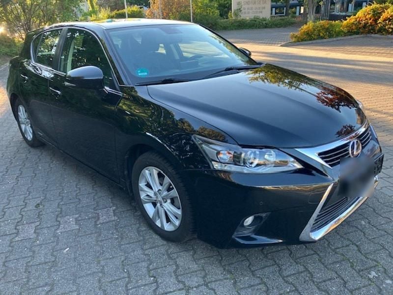 Schwarz Gebraucht 2015 Lexus CT200h Limousine | 13.499 € (Guter Preis) - Bild 1/4
